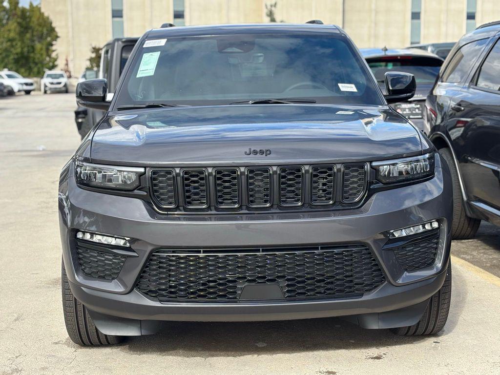 new 2025 Jeep Grand Cherokee car, priced at $42,112