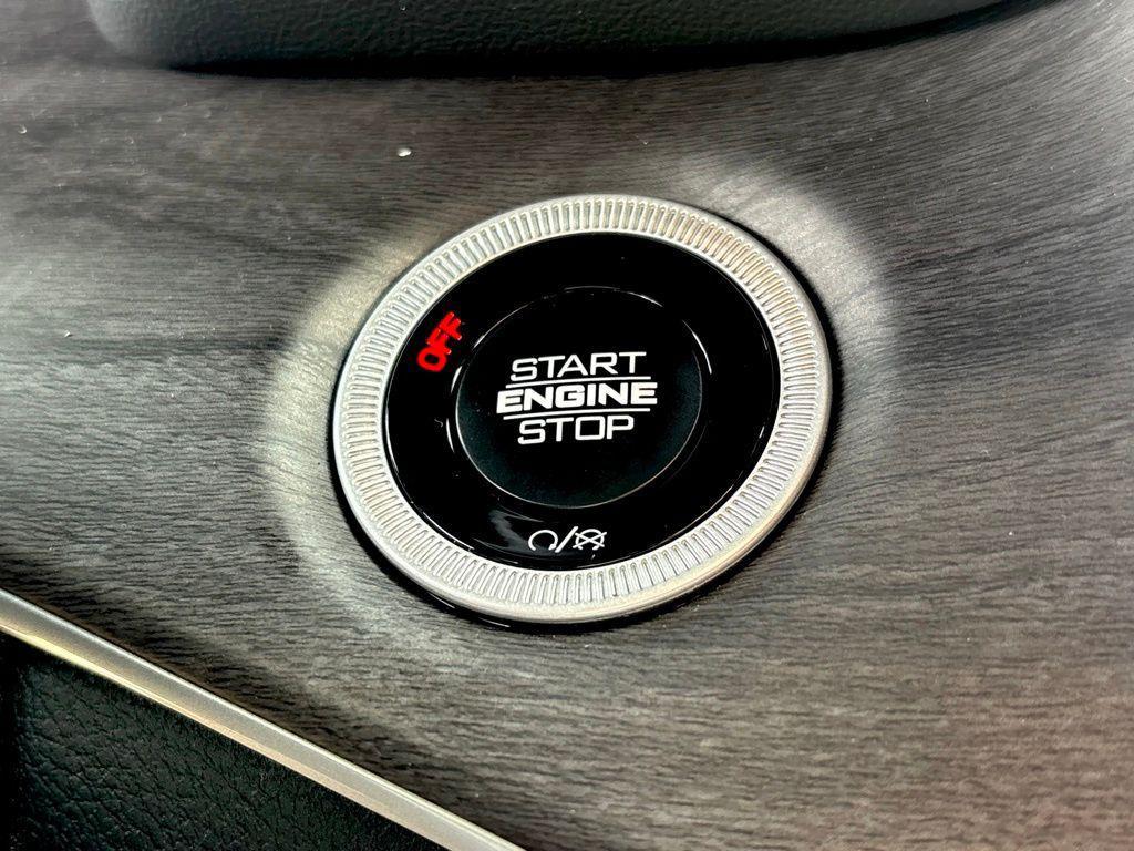 new 2025 Jeep Grand Cherokee car, priced at $42,112