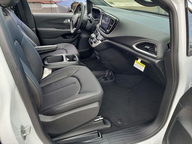 new 2025 Chrysler Voyager car, priced at $38,562