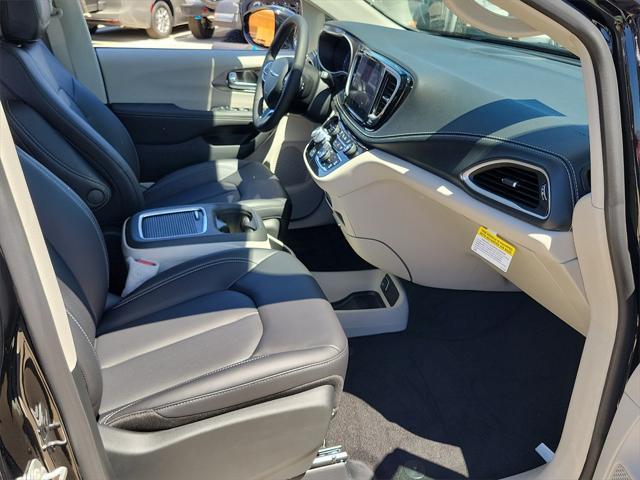 new 2024 Chrysler Pacifica car, priced at $38,513