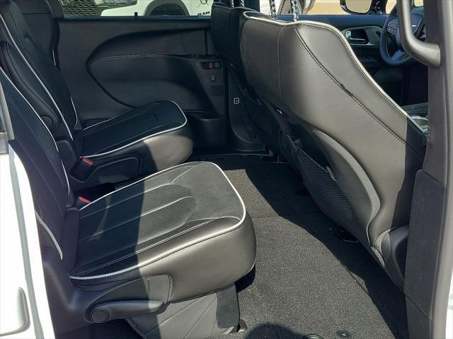new 2025 Chrysler Pacifica car, priced at $47,826