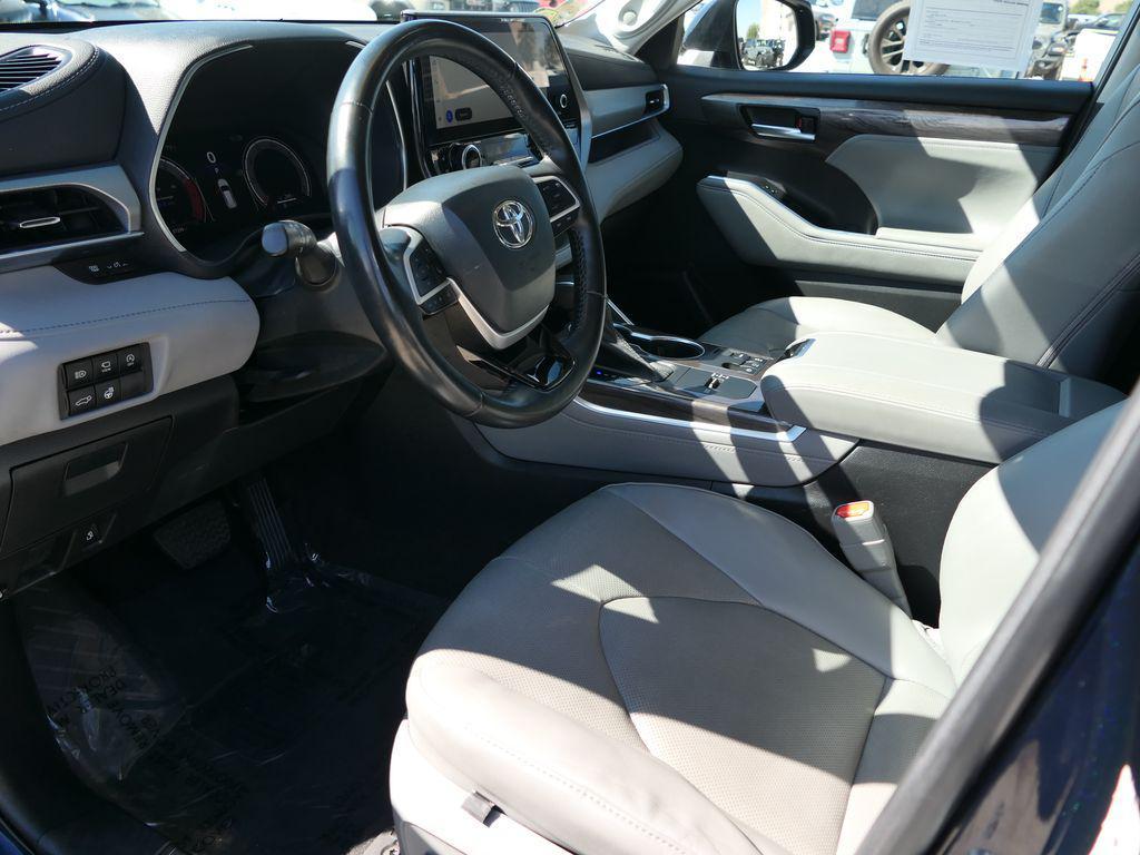 used 2023 Toyota Highlander car, priced at $37,000