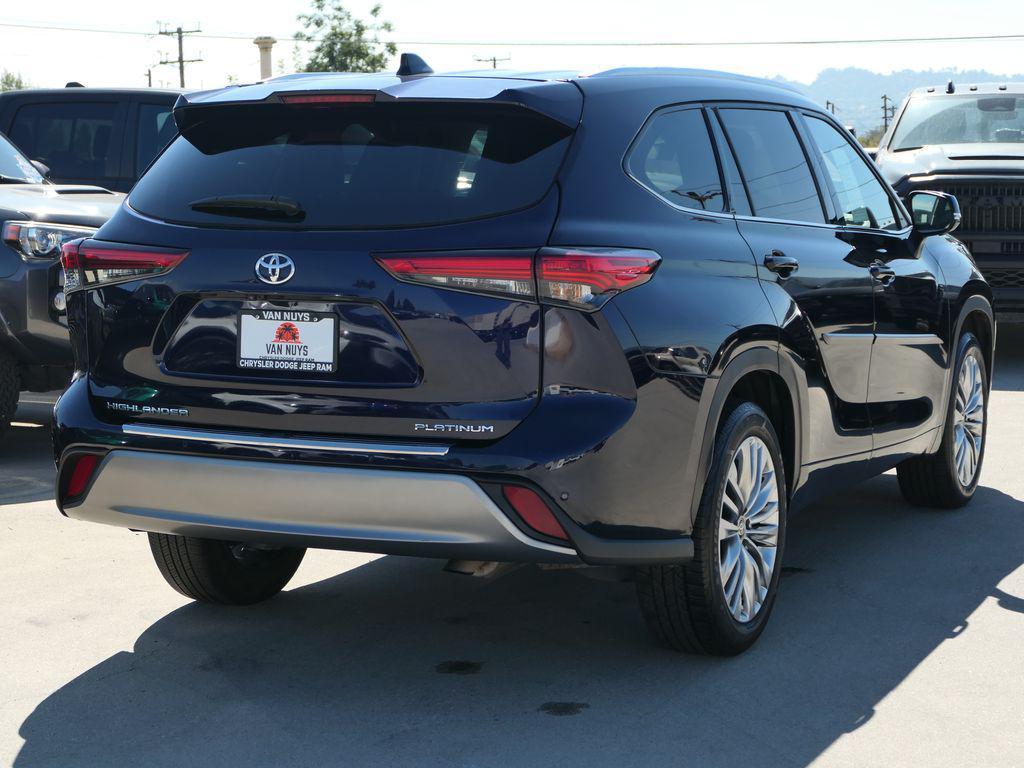 used 2023 Toyota Highlander car, priced at $37,000
