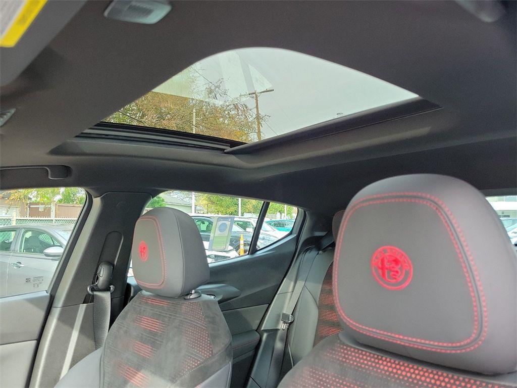 new 2024 Alfa Romeo Tonale car, priced at $50,383