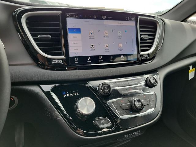 new 2025 Chrysler Voyager car, priced at $38,562