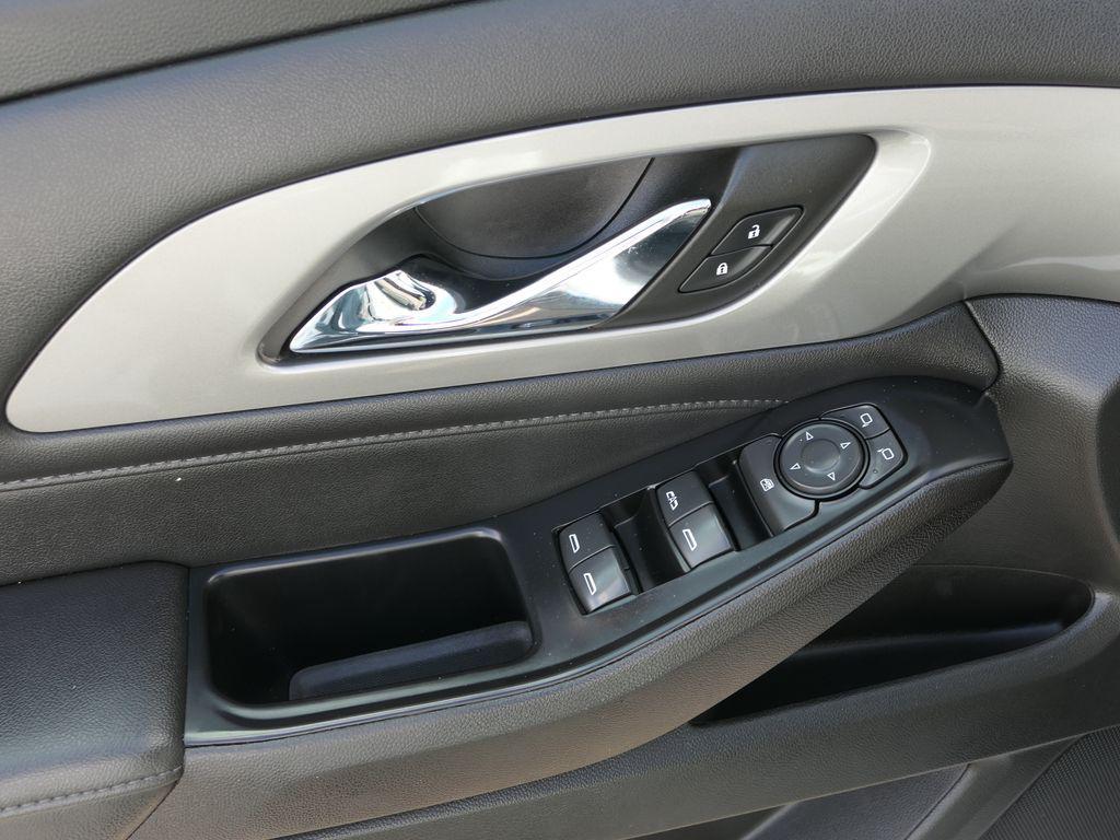 used 2023 Chevrolet Traverse car, priced at $27,750