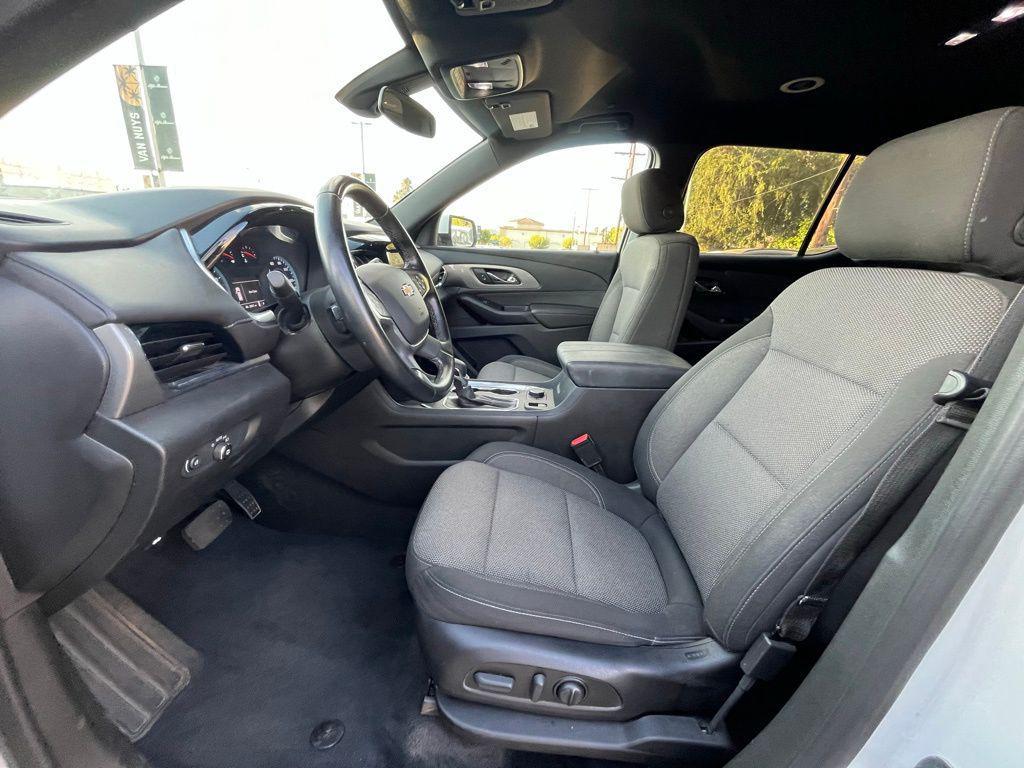 used 2023 Chevrolet Traverse car, priced at $30,500