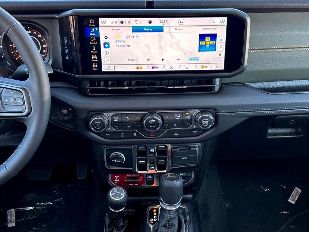 new 2025 Jeep Gladiator car, priced at $54,870