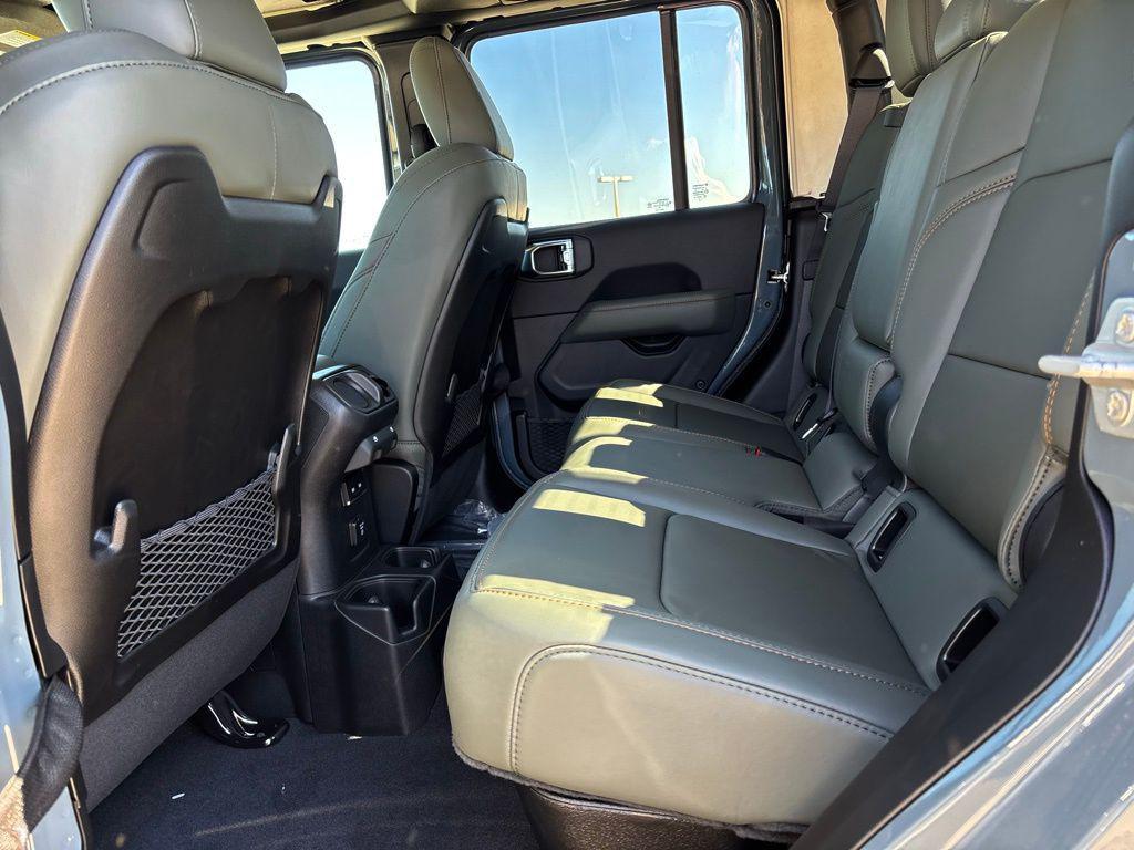 new 2025 Jeep Gladiator car, priced at $54,870