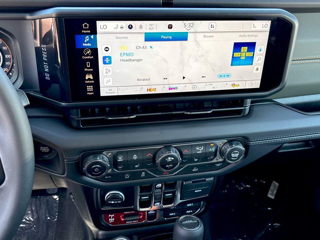 new 2025 Jeep Gladiator car, priced at $54,870