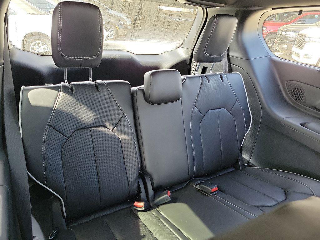 new 2025 Chrysler Pacifica car, priced at $47,953