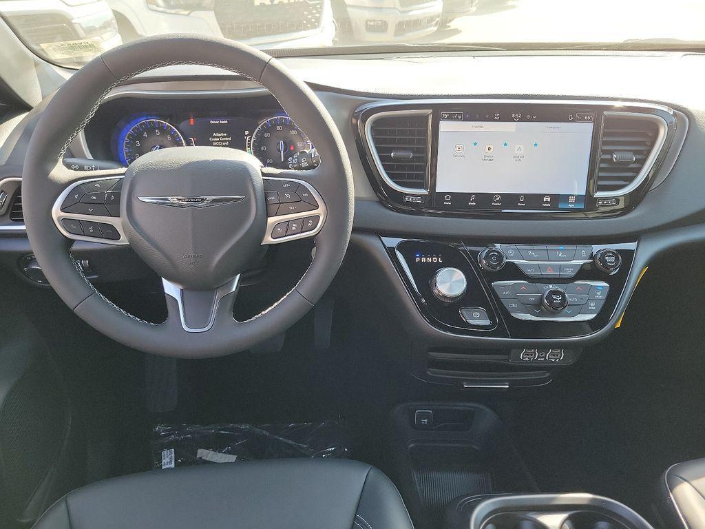 new 2025 Chrysler Voyager car, priced at $33,604