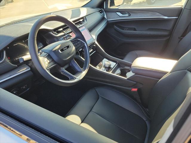 new 2025 Jeep Grand Cherokee car, priced at $43,752