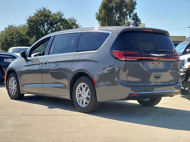 new 2025 Chrysler Pacifica car, priced at $41,849
