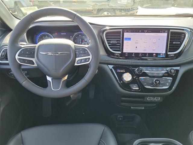 new 2025 Chrysler Pacifica car, priced at $41,542