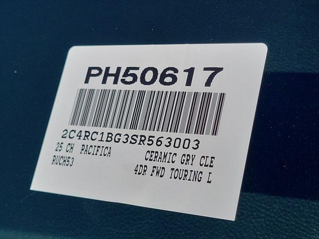 new 2025 Chrysler Pacifica car, priced at $41,849