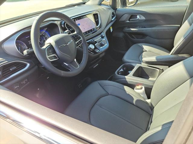 new 2025 Chrysler Pacifica car, priced at $41,849