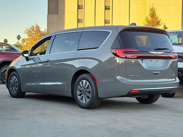 new 2025 Chrysler Pacifica Hybrid car, priced at $46,435