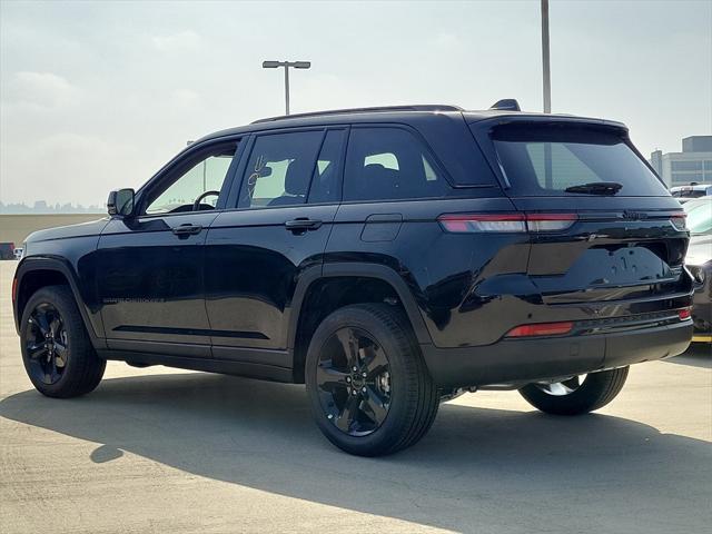 new 2025 Jeep Grand Cherokee car, priced at $45,560