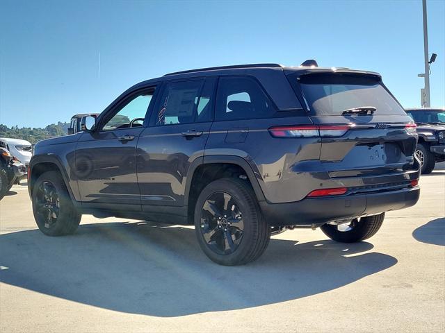 new 2025 Jeep Grand Cherokee car, priced at $45,560