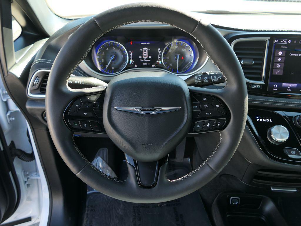 used 2024 Chrysler Pacifica car, priced at $30,500