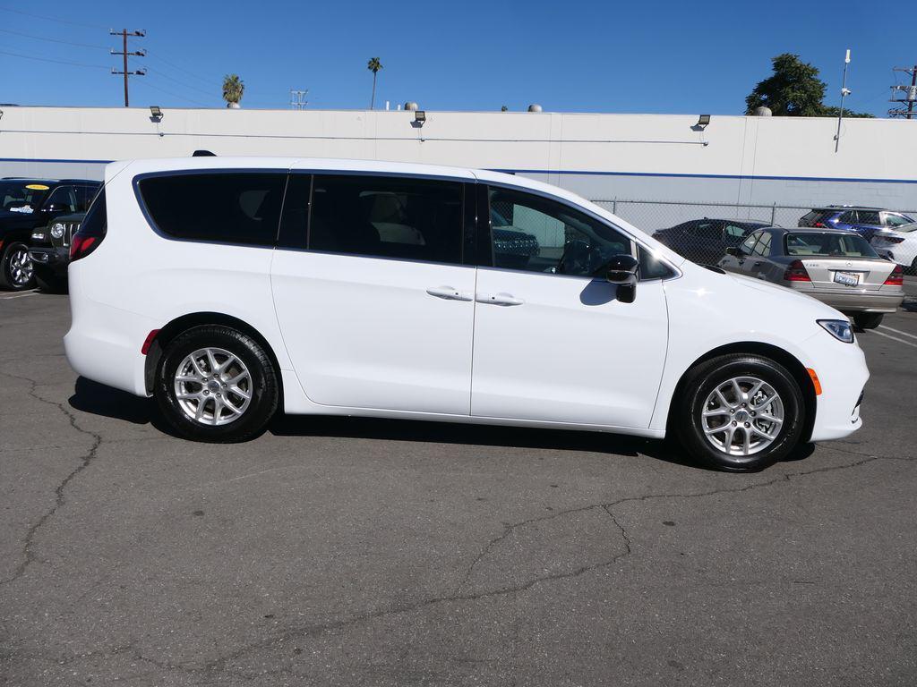 used 2024 Chrysler Pacifica car, priced at $30,500