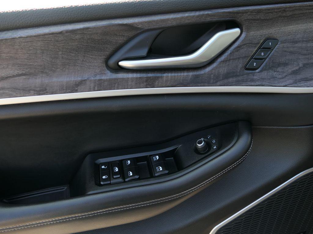 used 2022 Jeep Grand Cherokee L car, priced at $28,500