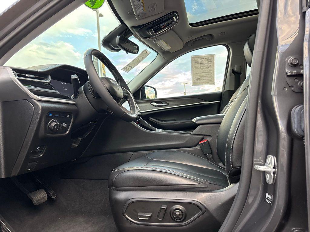 used 2022 Jeep Grand Cherokee 4xe car, priced at $28,500