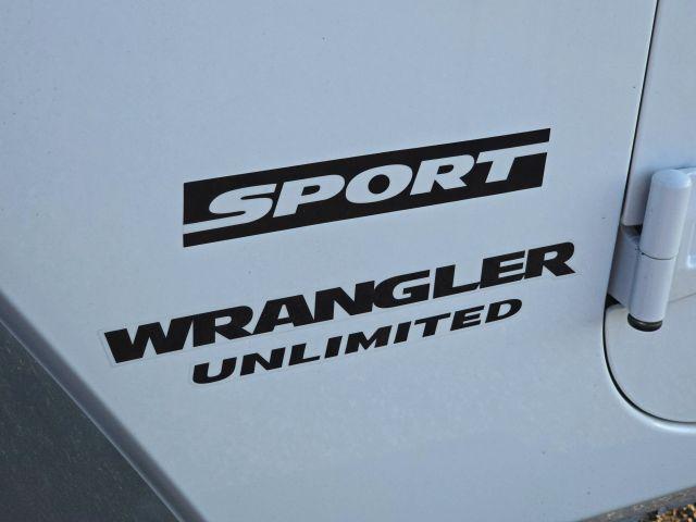 used 2015 Jeep Wrangler Unlimited car, priced at $13,287
