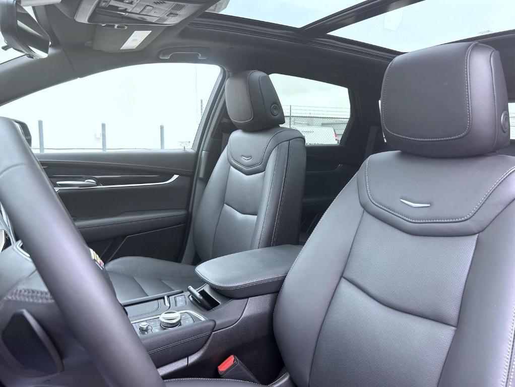 used 2025 Cadillac XT5 car, priced at $52,990