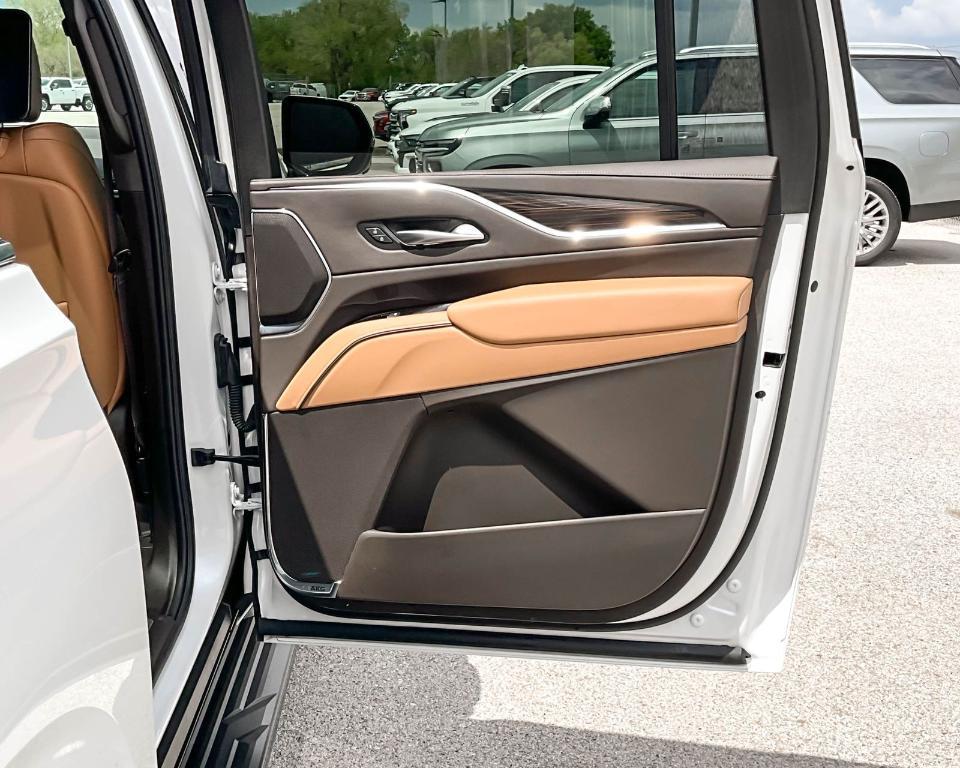 used 2023 Cadillac Escalade ESV car, priced at $77,440