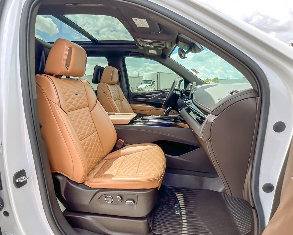 used 2023 Cadillac Escalade ESV car, priced at $77,440