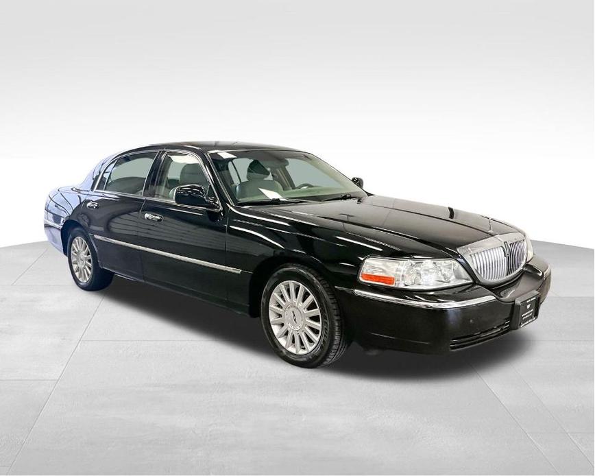 used 2004 Lincoln Town Car car, priced at $6,386