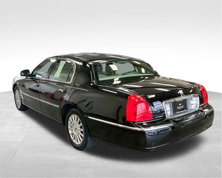 used 2004 Lincoln Town Car car, priced at $6,386