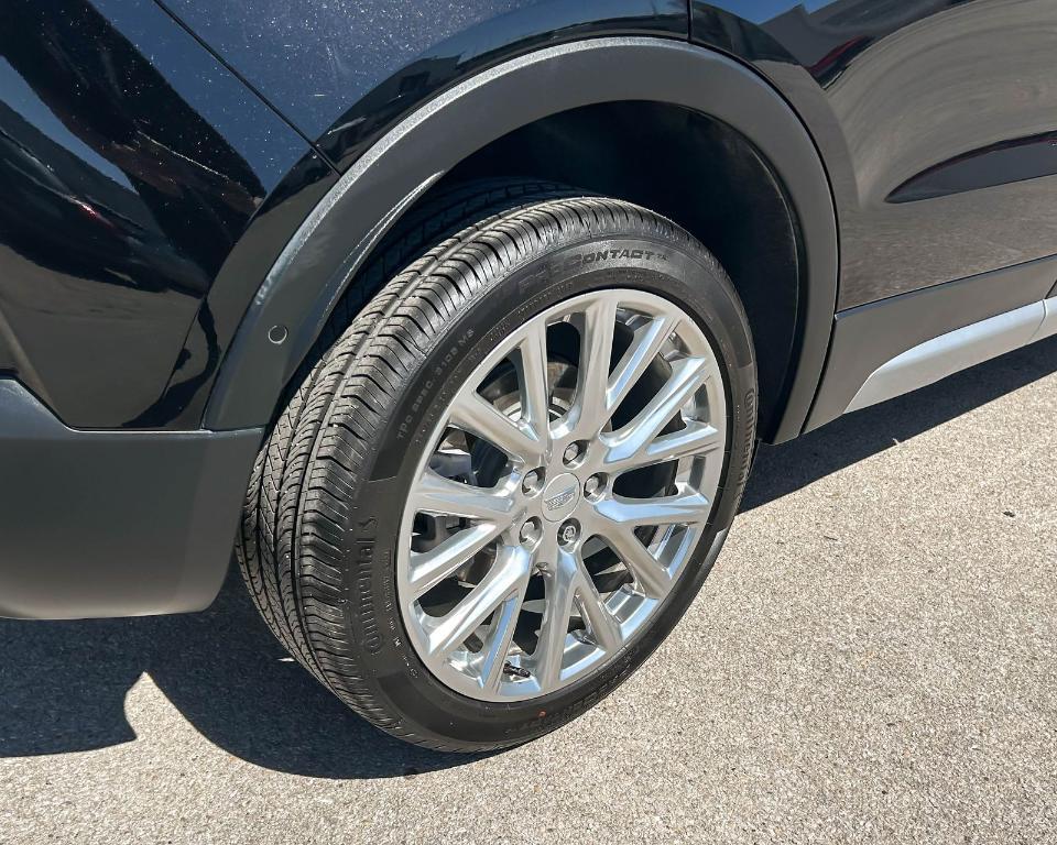 used 2022 Cadillac XT4 car, priced at $29,582
