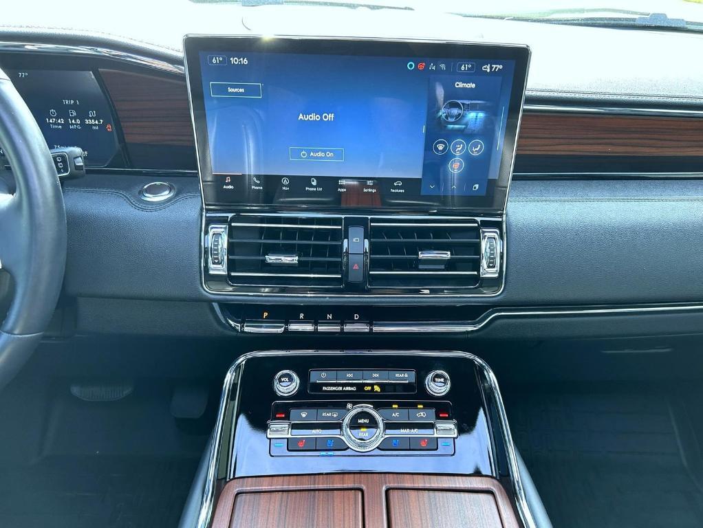 used 2024 Lincoln Navigator car, priced at $81,990