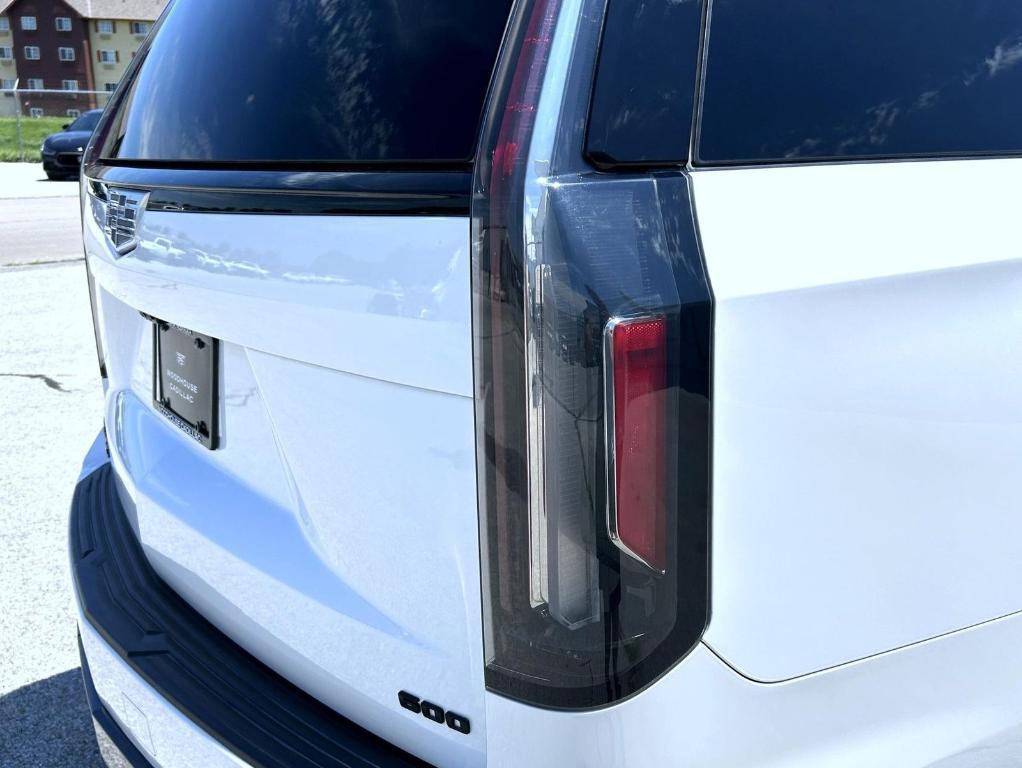 used 2022 Cadillac Escalade ESV car, priced at $69,550