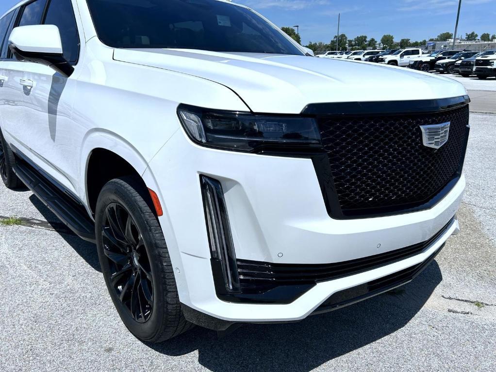 used 2022 Cadillac Escalade ESV car, priced at $69,550