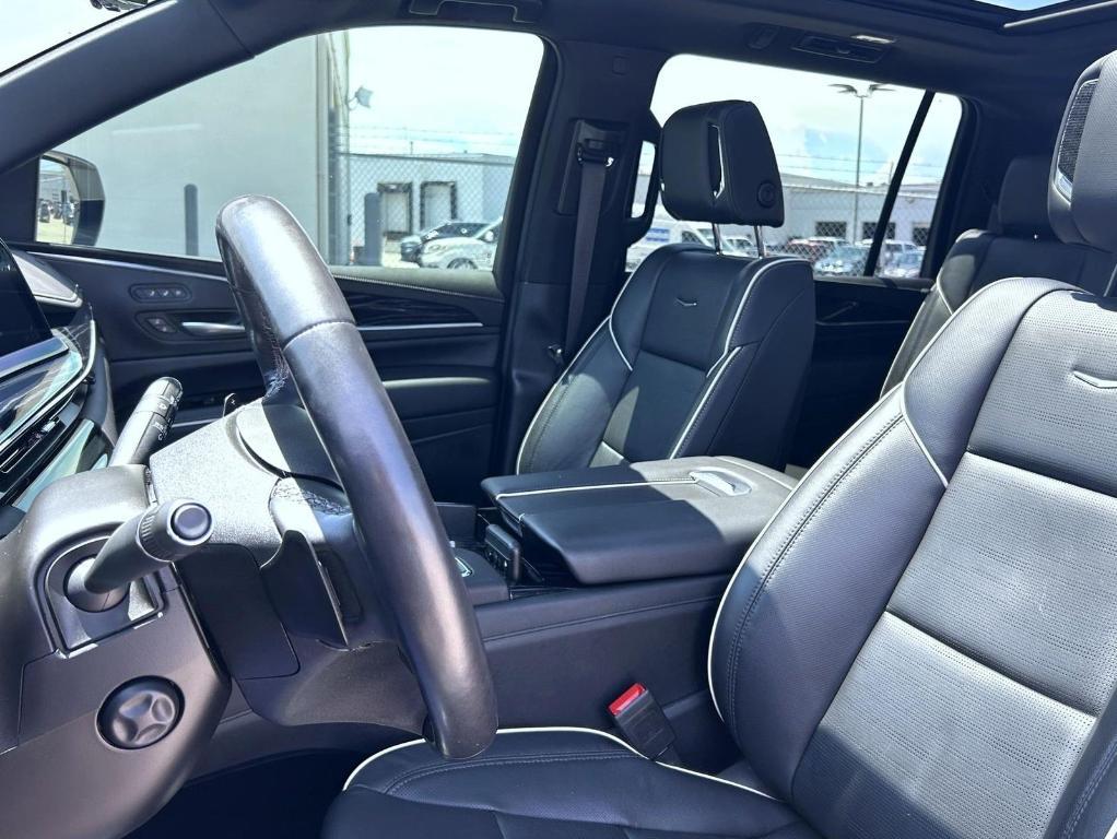 used 2022 Cadillac Escalade ESV car, priced at $69,550