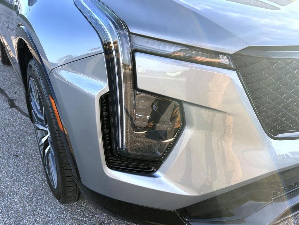 used 2024 Cadillac XT4 car, priced at $38,990