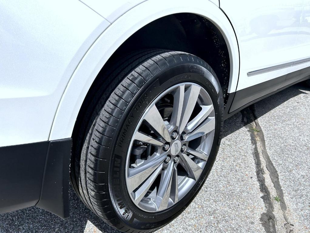 used 2022 Cadillac XT5 car, priced at $36,330