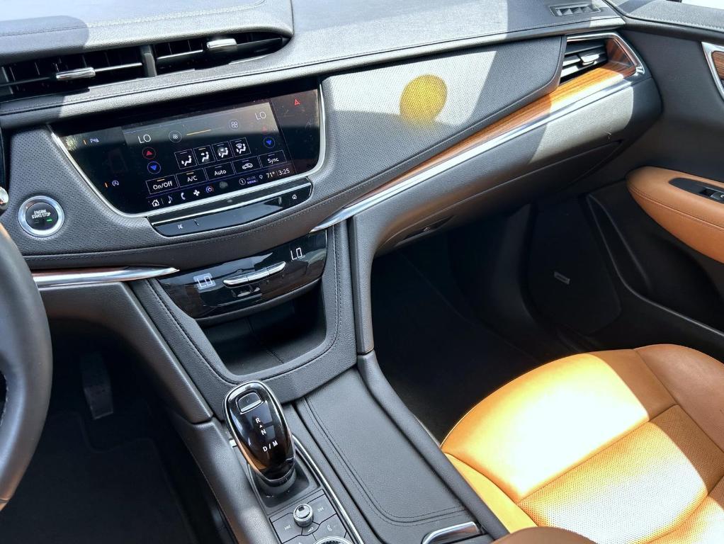 used 2022 Cadillac XT5 car, priced at $36,330