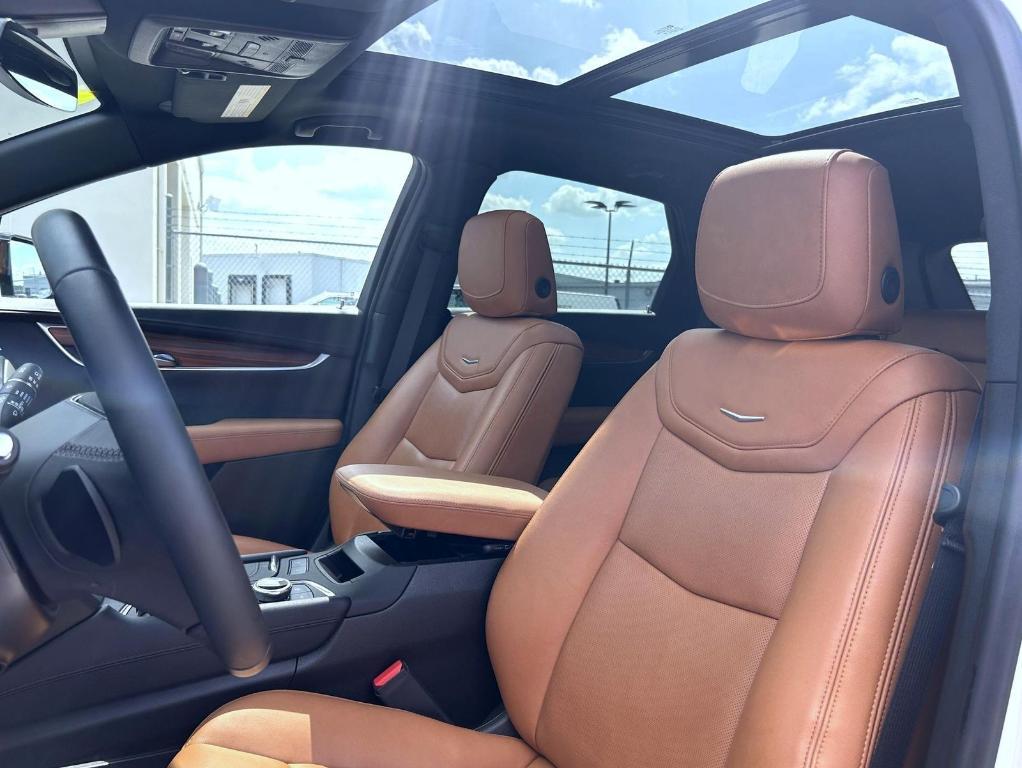 used 2022 Cadillac XT5 car, priced at $36,330