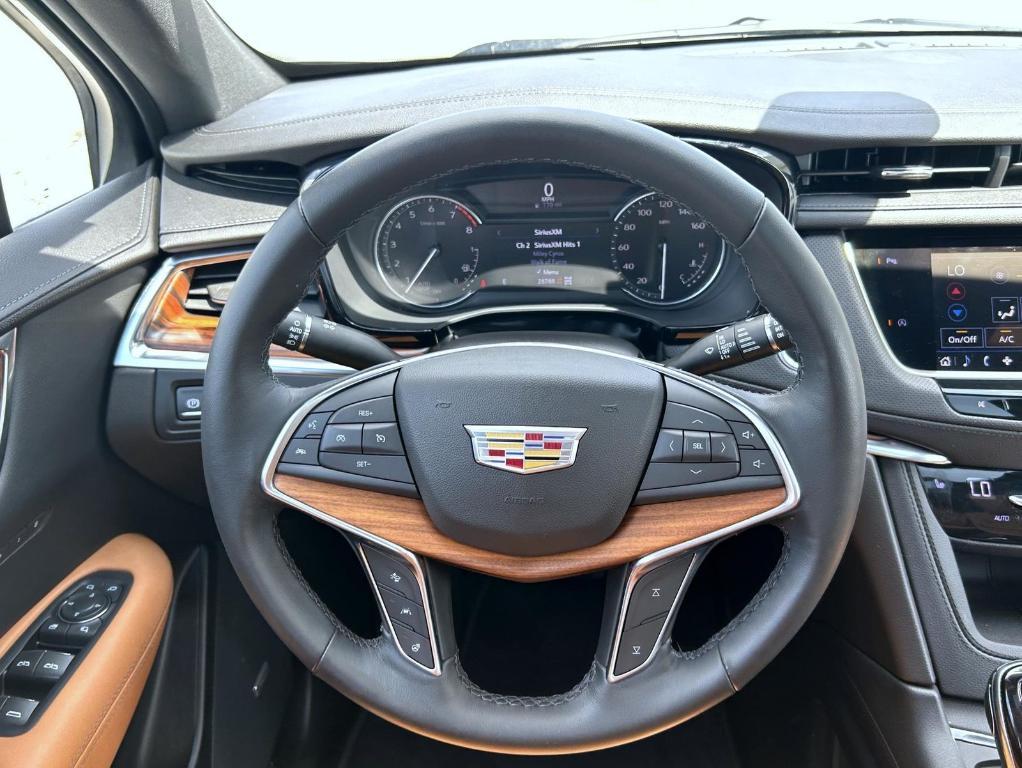 used 2022 Cadillac XT5 car, priced at $36,330