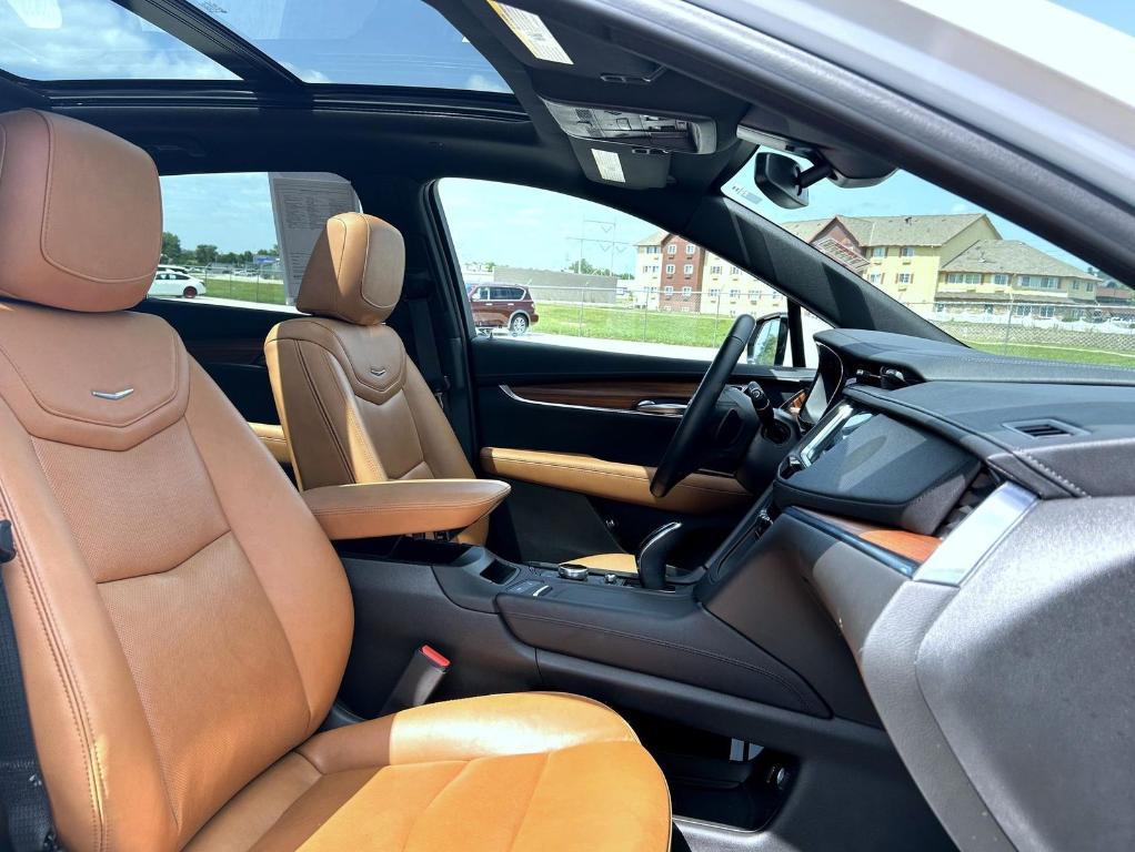 used 2022 Cadillac XT5 car, priced at $36,330