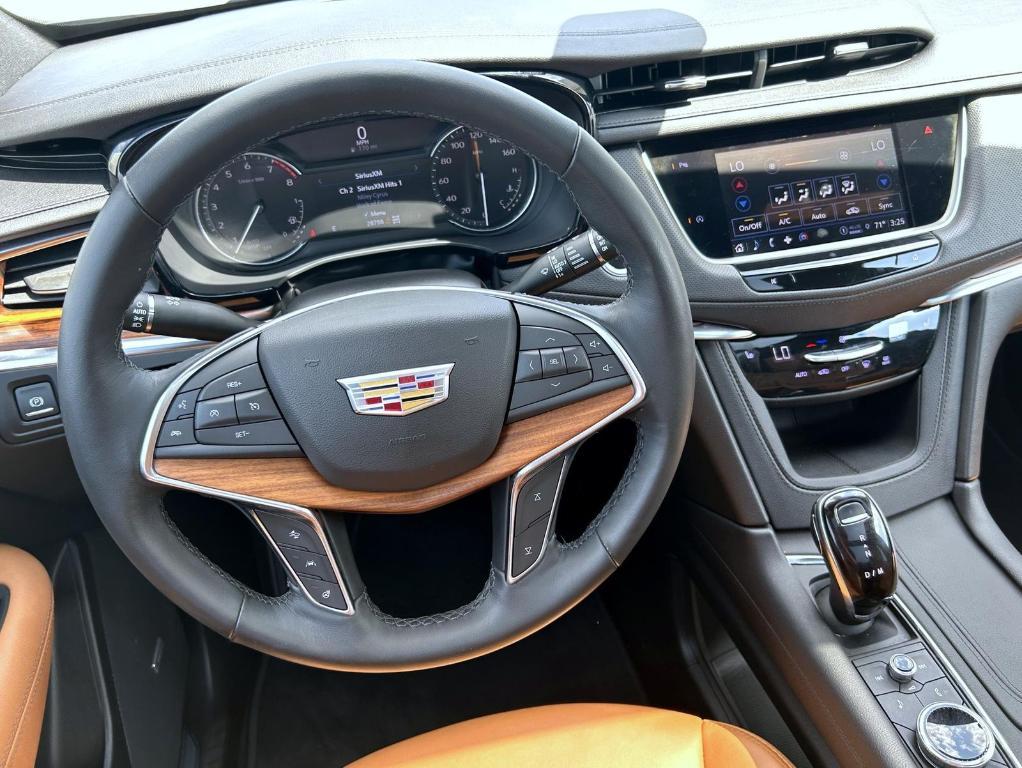 used 2022 Cadillac XT5 car, priced at $36,330