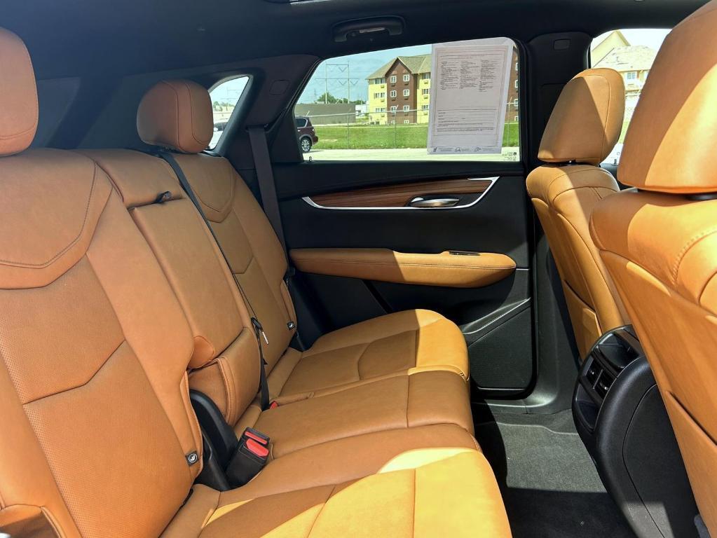 used 2022 Cadillac XT5 car, priced at $36,330