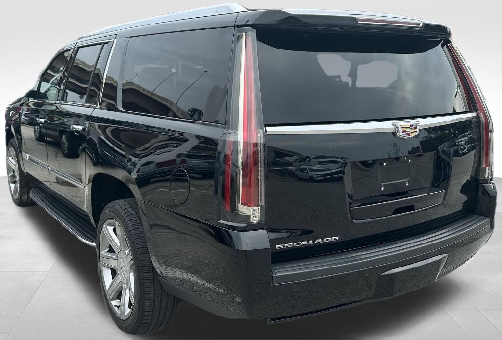 used 2020 Cadillac Escalade ESV car, priced at $40,660