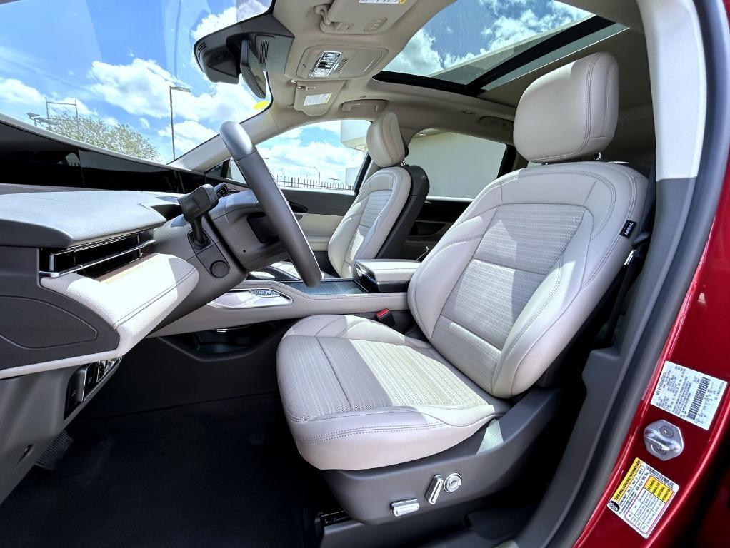 used 2025 Lincoln Nautilus car, priced at $59,770