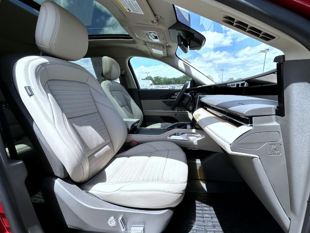 used 2025 Lincoln Nautilus car, priced at $59,770